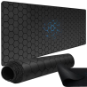 Schöpfen Sie das volle Potenzial Ihres Arbeitsplatzes oder Ihrer Gaming-Station mit dem GAME XXL Tastatur- und Mauspad in elegantem Schwarz aus. Dieses Pad ist nicht nur ein funktionales, sondern auch ein stilvolles Accessoire, das Ihren Schreibtisch zu einem Zentrum der Produktivität und des Komforts macht.
Maximaler Platz und Komfort
Mit den Maßen von 90 x 40 cm bietet das GAME XXL Pad genügend Platz für Tastatur und Maus und lässt dabei noch Raum für andere wichtige Dinge wie Notizblöcke, Stifte oder eine Kaffeetasse. Sie müssen sich keine Gedanken mehr über Platzmangel machen - das Mauspad ermöglicht es Ihnen, Ihre Maus frei zu bewegen, ohne dass Sie Gefahr laufen, die Oberfläche zu verlassen.
Wasserdichter Schutz
Unerwartetes Verschütten von Flüssigkeiten ist kein Problem mehr. Die wasserfeste Beschichtung des Pads schützt Ihren Schreibtisch vor Schäden, die durch versehentliches Verschütten verursacht werden. Ob Sie nun Kaffee oder Wasser trinken, Ihr Arbeitsplatz bleibt unberührt. Außerdem ist die Reinigung ein Kinderspiel - einfach mit einem feuchten Tuch abwischen und schon ist die Unterlage wieder wie neu.
Bequemlichkeit und Präzision
Die Oberfläche des Mauspads wurde entwickelt, um die Präzision Ihrer Mausbewegungen zu verbessern, was Sie beim Arbeiten und Spielen zu schätzen wissen werden. Eine Anti-Rutsch-Beschichtung auf der Unterseite sorgt dafür, dass das Pad auch bei intensiver Nutzung fest an seinem Platz bleibt.
Schutz für den Schreibtisch und schlankes Design
Die Unterlage schützt Ihren Schreibtisch vor Kratzern und Abnutzungserscheinungen, die durch den täglichen Gebrauch entstehen. Das moderne Design mit dem dezenten "Wabenmuster" verleiht Ihrem Arbeits- oder Spielbereich einen eleganten Touch. Sie ist nicht nur praktisch, sondern auch eine ästhetische Ergänzung, die in jedes Interieur passt.
Technische Daten
- Farbe: Schwarz mit blauem Element
- Material: Polyester + Gummi
- Rutschfest: Ja
- Wasserdicht: Ja
- Abmessungen: 90 x 40 x 0,4 cm
Das GAME XXL Tastatur- und Mauspad ist mehr als nur ein einfaches Accessoire. Es ist eine Investition in Komfort, Schutz und Stil für Ihre Arbeitsumgebung. Egal, ob Sie ein Gamer sind, von zu Hause aus arbeiten oder einfach nur nach einer Möglichkeit suchen, Ihren Schreibtisch besser zu organisieren, diese Matte ist die perfekte Lösung. Sichern Sie sich noch heute eine und erleben Sie ein neues Maß an Komfort und Effizienz!
