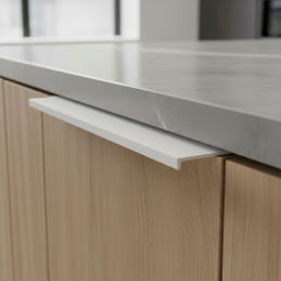 CHANEL Kantengriff / Weiß matt