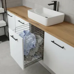 Ausziehbarer Wäschekorb mit Dämpfung und Türbefestigung ORTA / Glänzendes Chrom