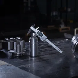 HOGERT digitaler Messschieber