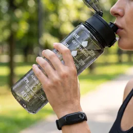 Sport-Wasserflasche FIT ONE 750 ml / Schwarz